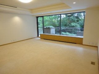 城山トラストコート