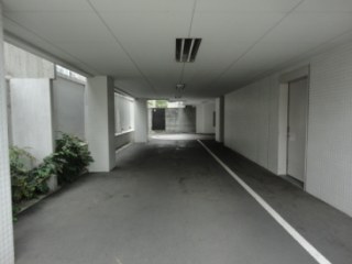 小田急コアロード六本木フロンテ