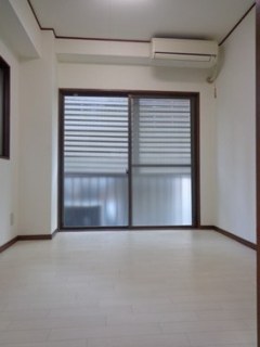 フォー＆フォー四谷ビル