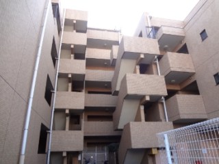 ファミールグラン四谷