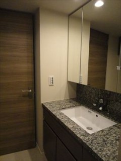 ブランズ六本木