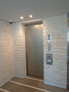 アパートメンツタワー六本木 （Apartments Tower）