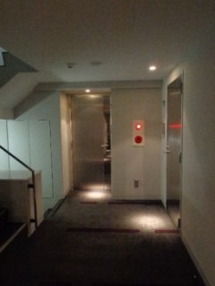 アパートメンツタワー六本木 （Apartments Tower）