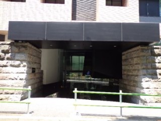 コート三田