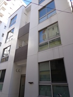 ホワイトキューブ入船 （WHITE CUBE）