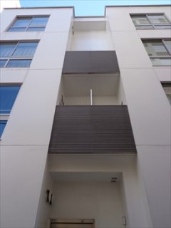 ホワイトキューブ入船 （WHITE CUBE）