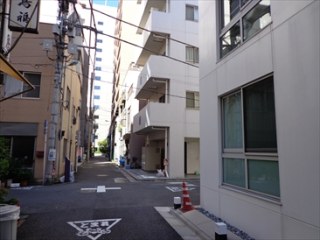 ホワイトキューブ入船 （WHITE CUBE）
