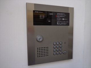 ホワイトキューブ入船 （WHITE CUBE）