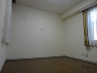 マヤ信濃町三番館