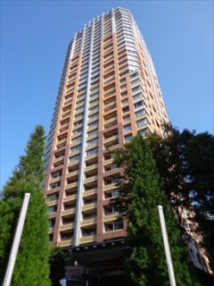 青山パークタワー